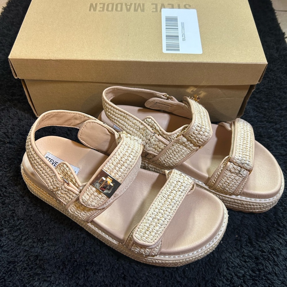 Steve Madden Kids Beige Woven Sandals